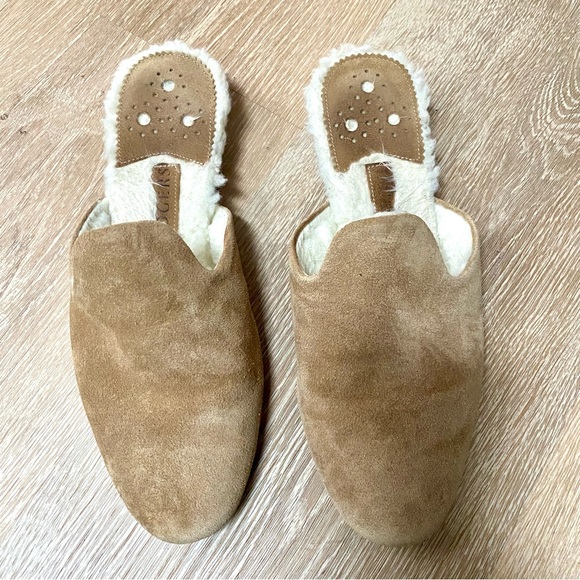 Jack Rogers Delaney suede beige tan faux fur lined Mules 9 - Picture 2 of 10